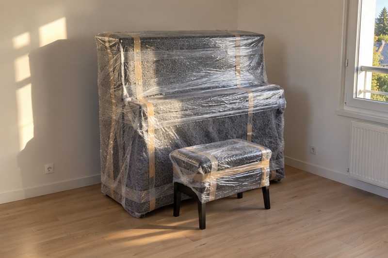 Banquette et piano prêts au départ : chantier Rue de la Marne