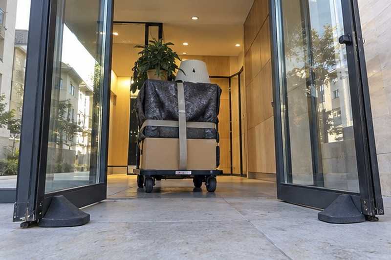 Sas d’entrée calé ouvert : chantier Rue Beauséjour