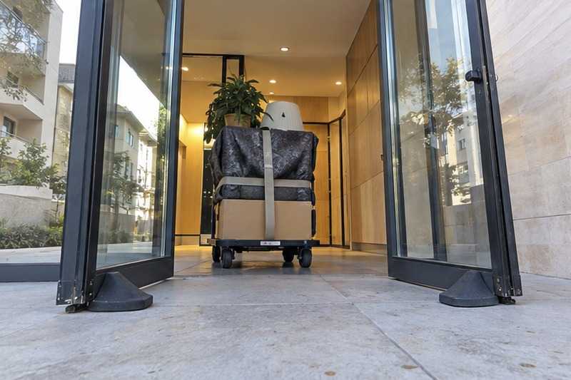 Sas d’entrée calé ouvert : chantier Rue Benoît Frachon