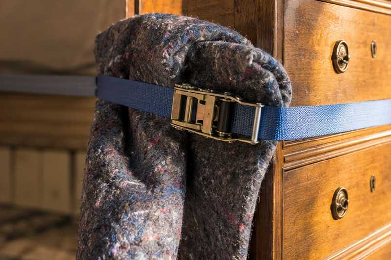 Sangle tendue sur une couverture, Varennes-sur-Seine