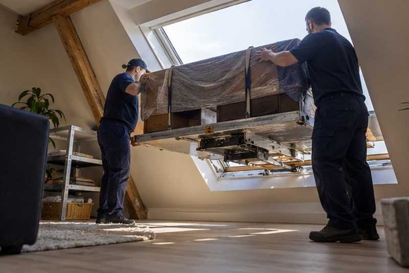Bureau entré par la fenêtre de toit
